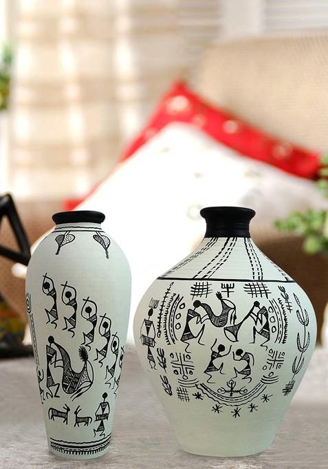 White And Black 2 Pieces Printed Vases
