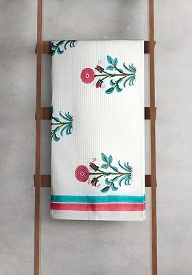White And Peach Coloured Printed Cotton 150 Gsm Bath Towel