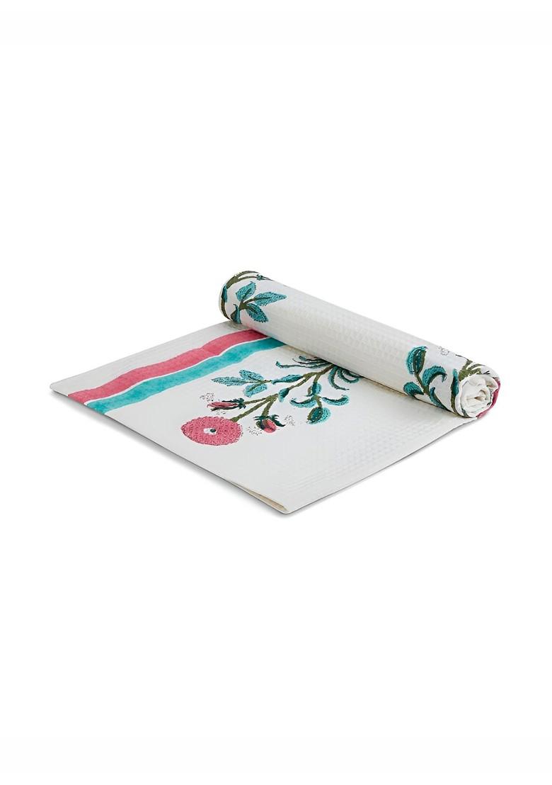 White And Peach Coloured Printed Cotton 150 Gsm Bath Towel