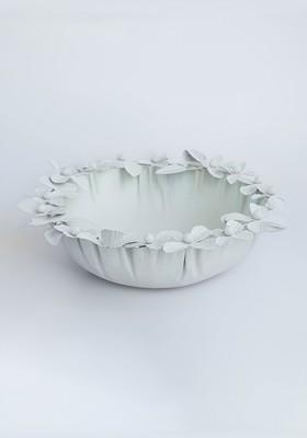 White Petal Wreath Decorative Bowl