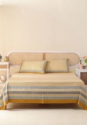 Mustard Geometric Pure Cotton 300 Tc King Double Bedsheet With 2 Pillow Covers