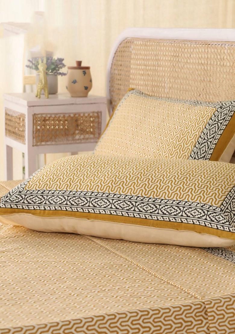 Mustard Geometric Pure Cotton 300 Tc King Double Bedsheet With 2 Pillow Covers