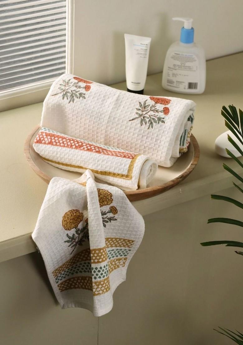 White 5 Pieces Floral Printed 250 Gsm Cotton Towel Set