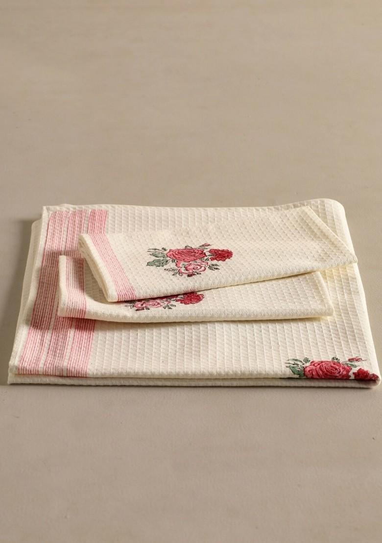 Piece Of 3 Off White And Red Block Printed Cotton Waffle Towel Set
