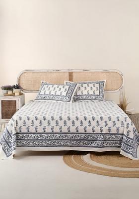 Off White And Blue Floral Cotton 300 Tc King Bedsheet With 2 Pillow Covers