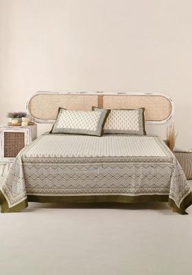 Beige And Green Floral Cotton 300 Tc King Bedsheet With 2 Pillow Covers