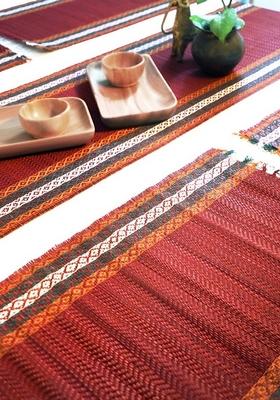 4 Pcs Red And Brown Woven Table Mats With Table Runner