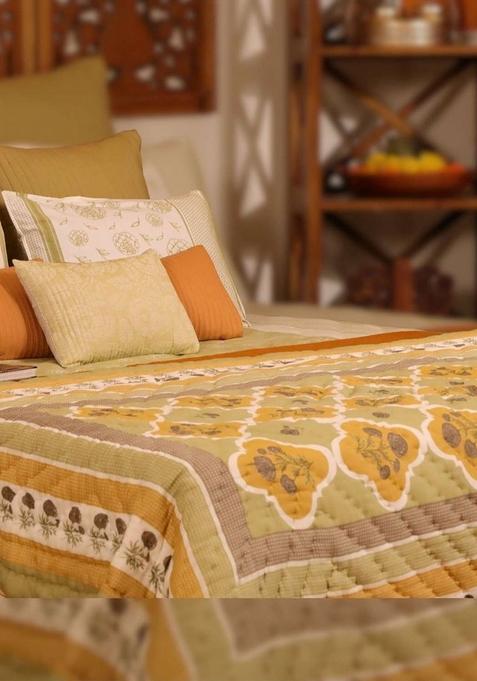 Green And White Floral Printed Cotton 300 Gsm Double Bed Quilt