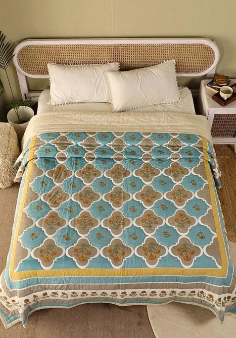 Taupe Ethnic Motifs Printed 300 Gsm Cotton Ac Room Single King Bed Quilt