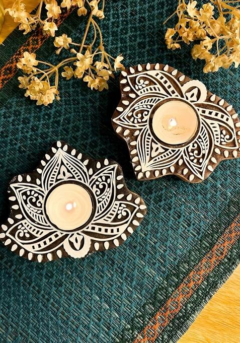 Brown And White 2 Pieces Wooden Lotus Candle Holders