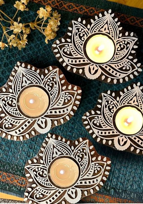 Brown And White 4 Pieces Textured Wooden Lotus Candle Holders
