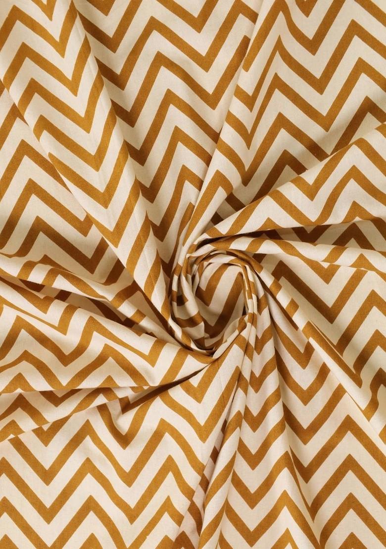 Mustard Geometric Pure Cotton 300 Tc King Double Bedsheet And 2 Pillow Covers