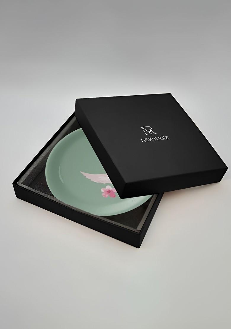 Green And White Victorian Fauna Printed Ceramic Wall Plate