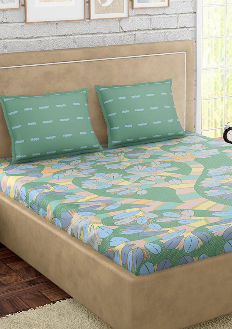 Green Graphic 300 Tc Cotton 1 Queen Bedsheet With 2 Pillow Covers