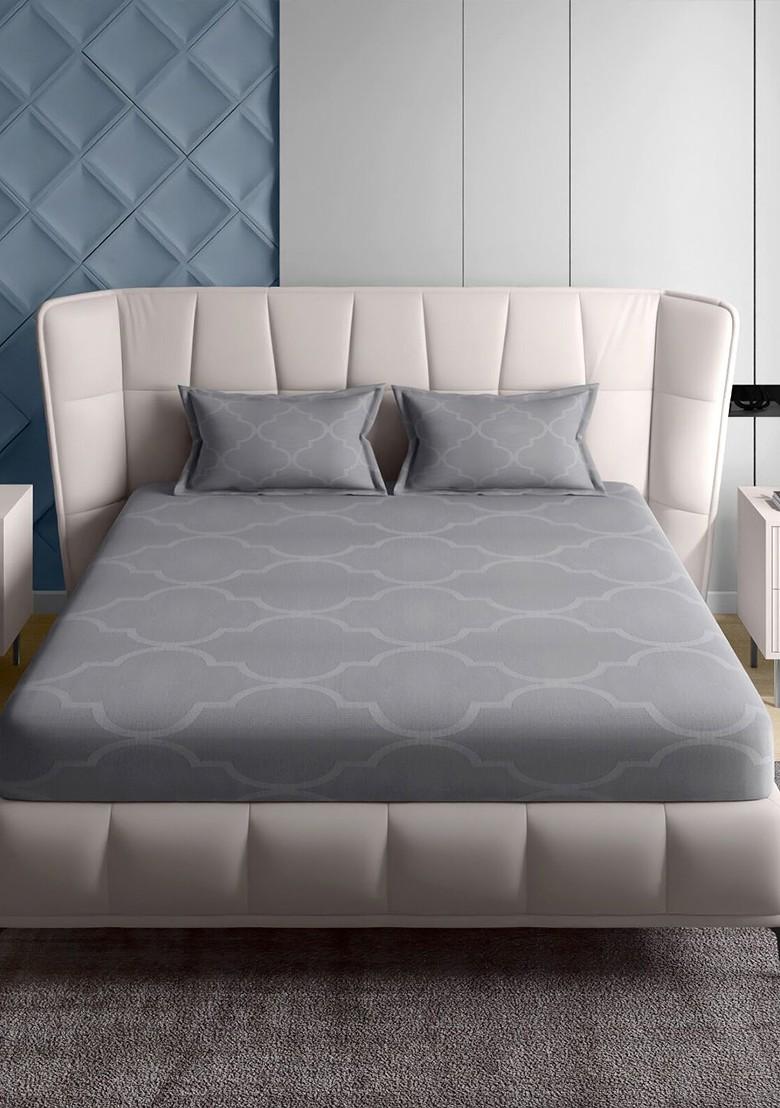 Grey Geometric Jaquard 300 Tc King Bedsheet With 2 Pillow Covers
