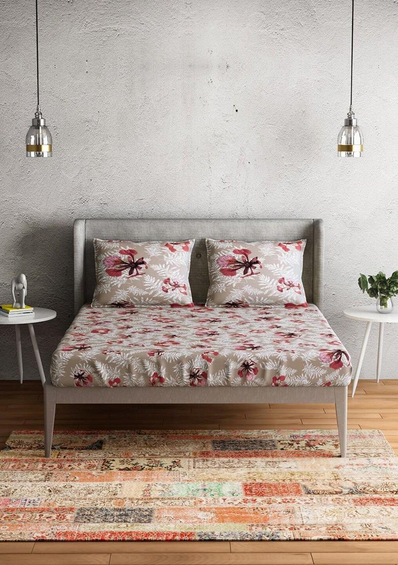 Beige And White Floral 300 Tc Cotton 1 King Bedsheet With 2 Pillow Covers