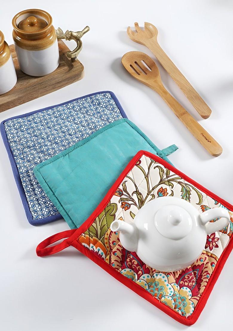 Red And Green 3 Pcs Printed Cotton Square Coasters