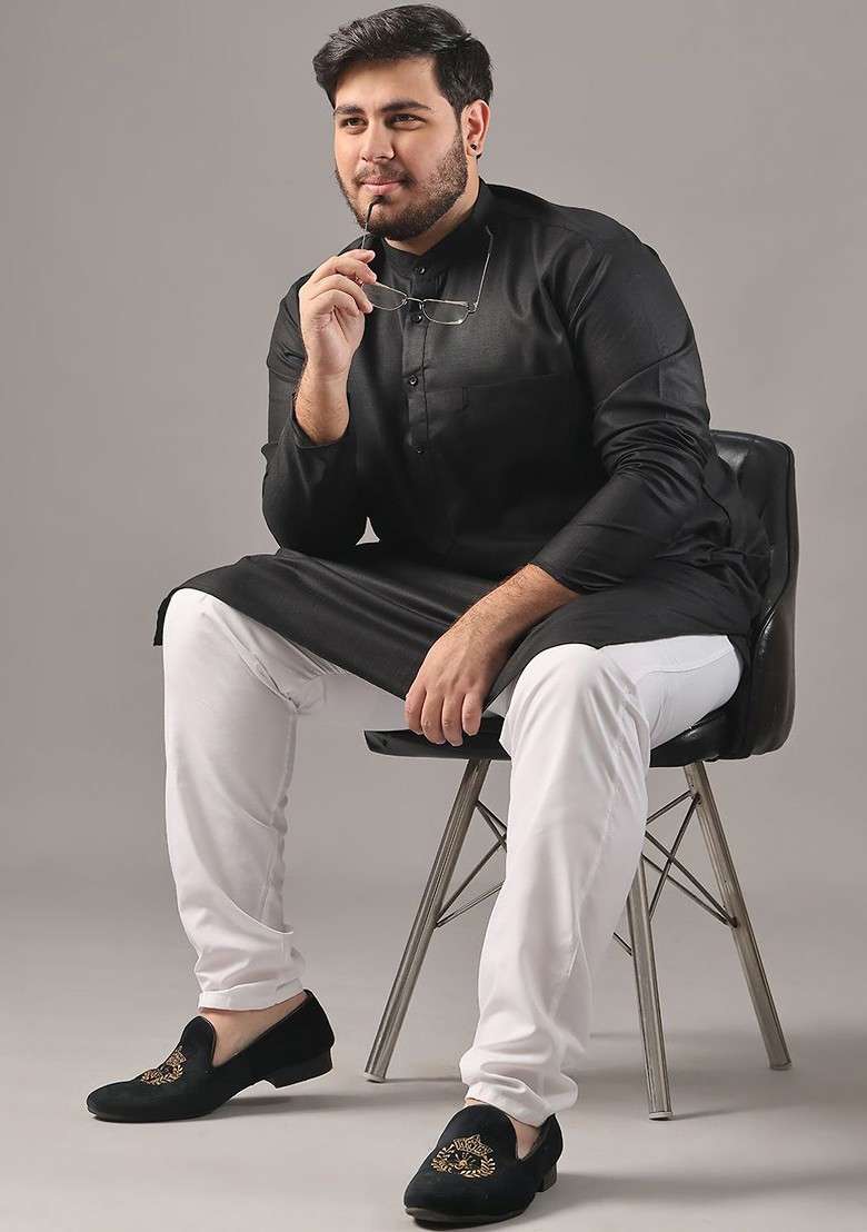 Black Solid Cotton Kurta For Men - Indya