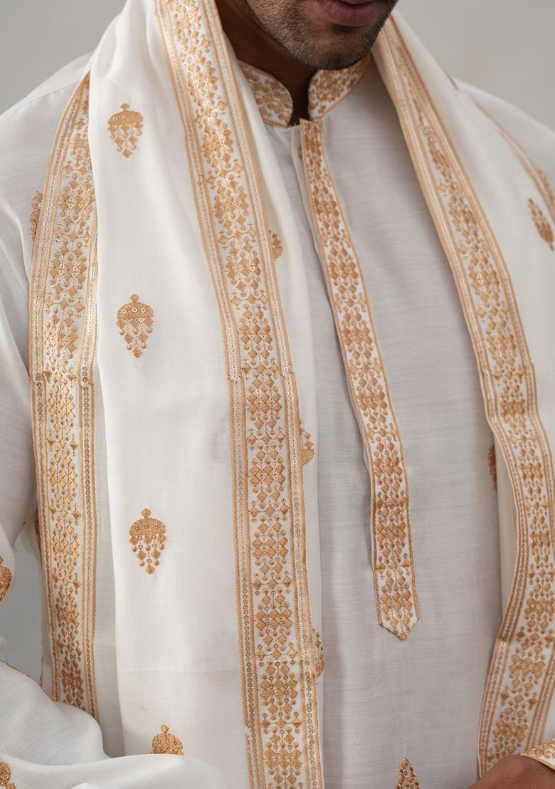 White Embroidered Silk Kurta With Dupatta For Men - Indya