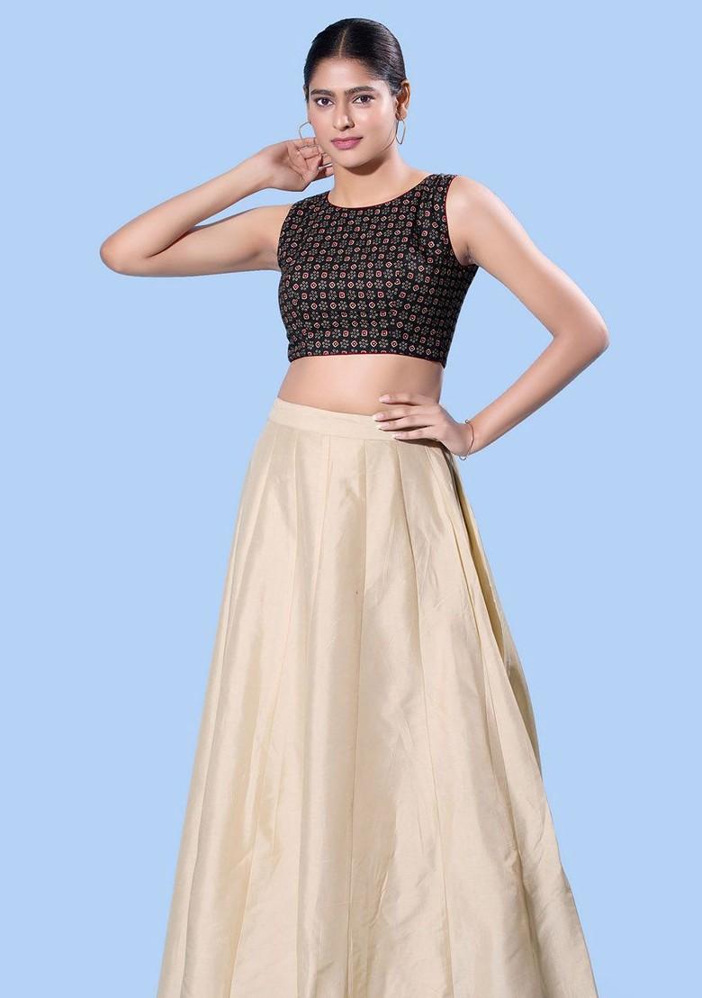 Women Boat Neck Padded Saree Blouse