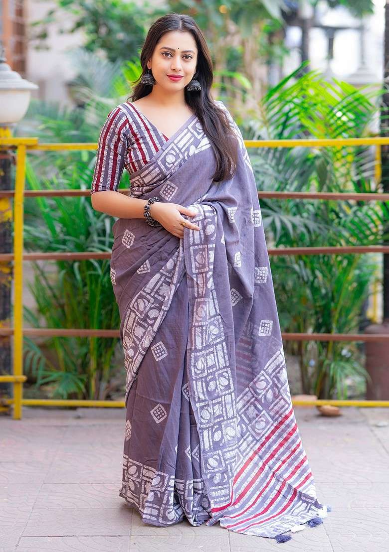 Grey Blended Saree Set with Embroidered for Diwali | Wedding & Festive Wear - Indya
