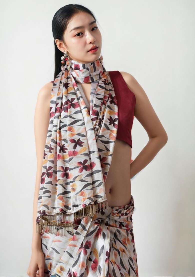 White Blended Saree Set with Embroidered for Diwali | Wedding & Festive Wear - Indya