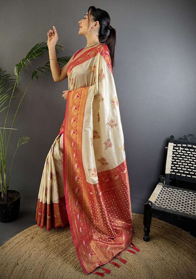 White Blended Saree Set with Embroidered for Diwali | Wedding & Festive Wear - Indya