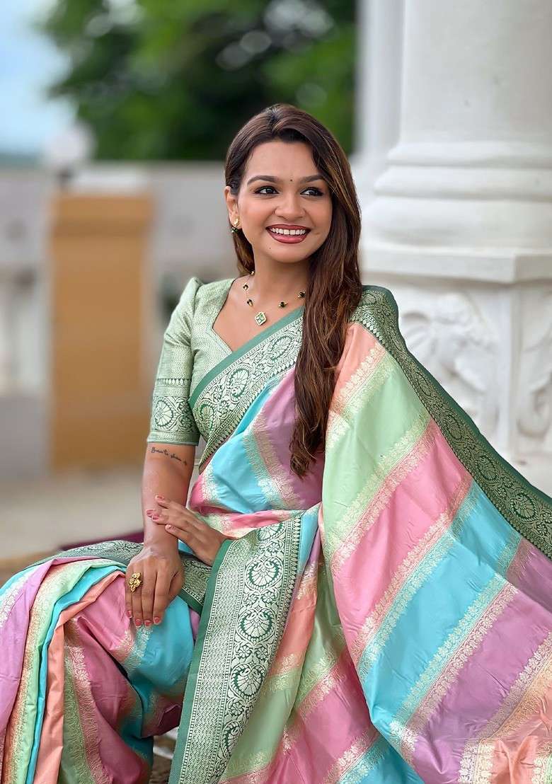 Green Blended Saree Set with Embroidered for Diwali | Wedding & Festive Wear - Indya
