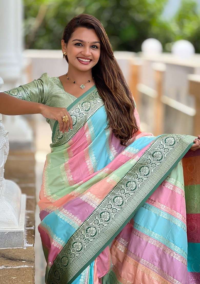 Green Blended Saree Set with Embroidered for Diwali | Wedding & Festive Wear - Indya