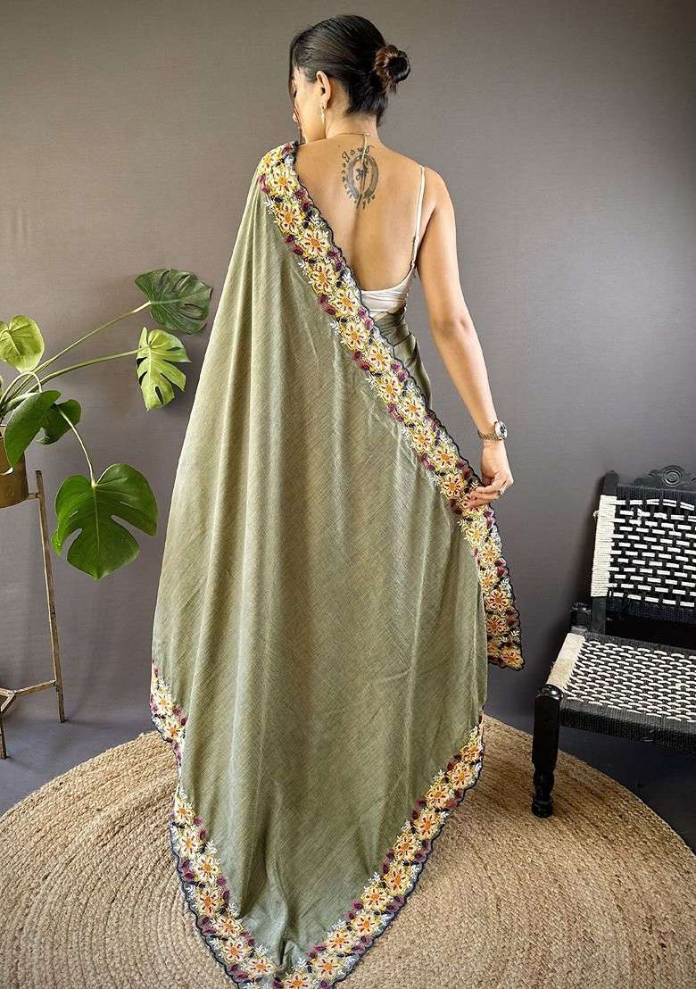 Green Blended Saree Set with Embroidered for Diwali | Wedding & Festive Wear - Indya