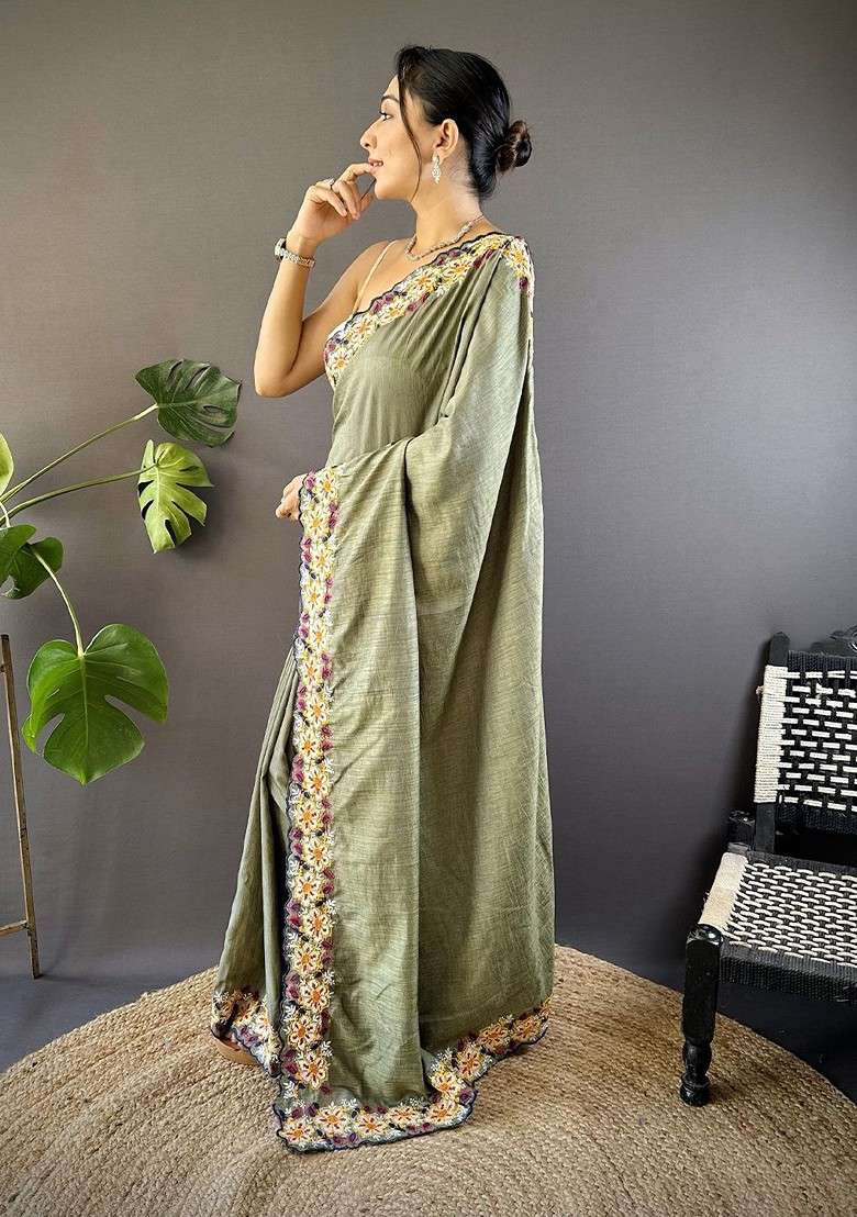 Green Blended Saree Set with Embroidered for Diwali | Wedding & Festive Wear - Indya