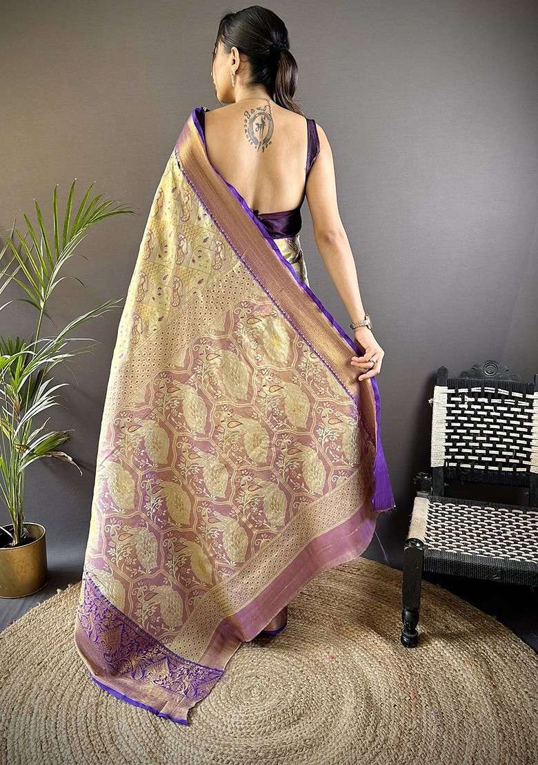 Green Blended Saree Set with Embroidered for Diwali | Wedding & Festive Wear - Indya