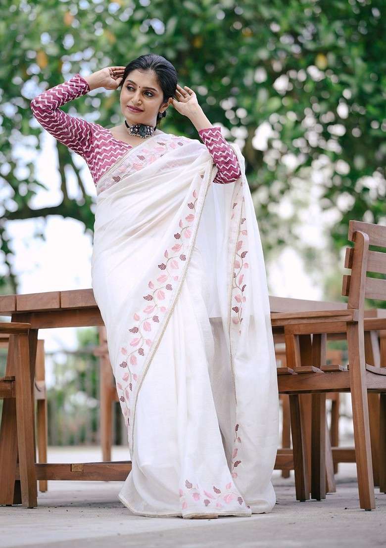 White Blended Saree Set with Embroidered for Diwali | Wedding & Festive Wear - Indya