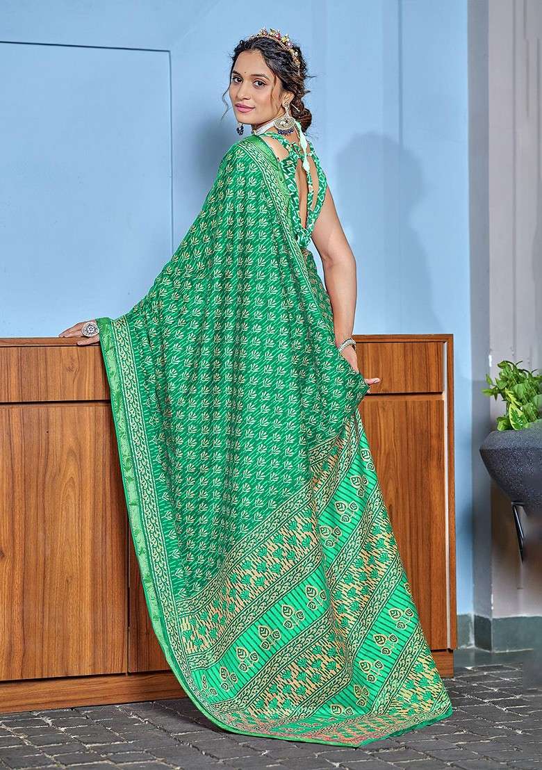 Green Embroidered Blended Saree Set for Diwali and Festive Wear - Indya