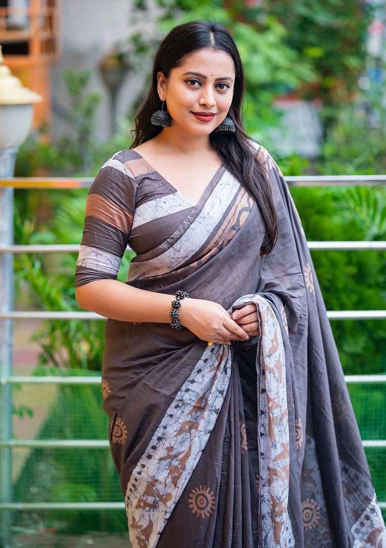Grey Blended Saree Set with Printed for Diwali | Wedding & Festive Wear - Indya