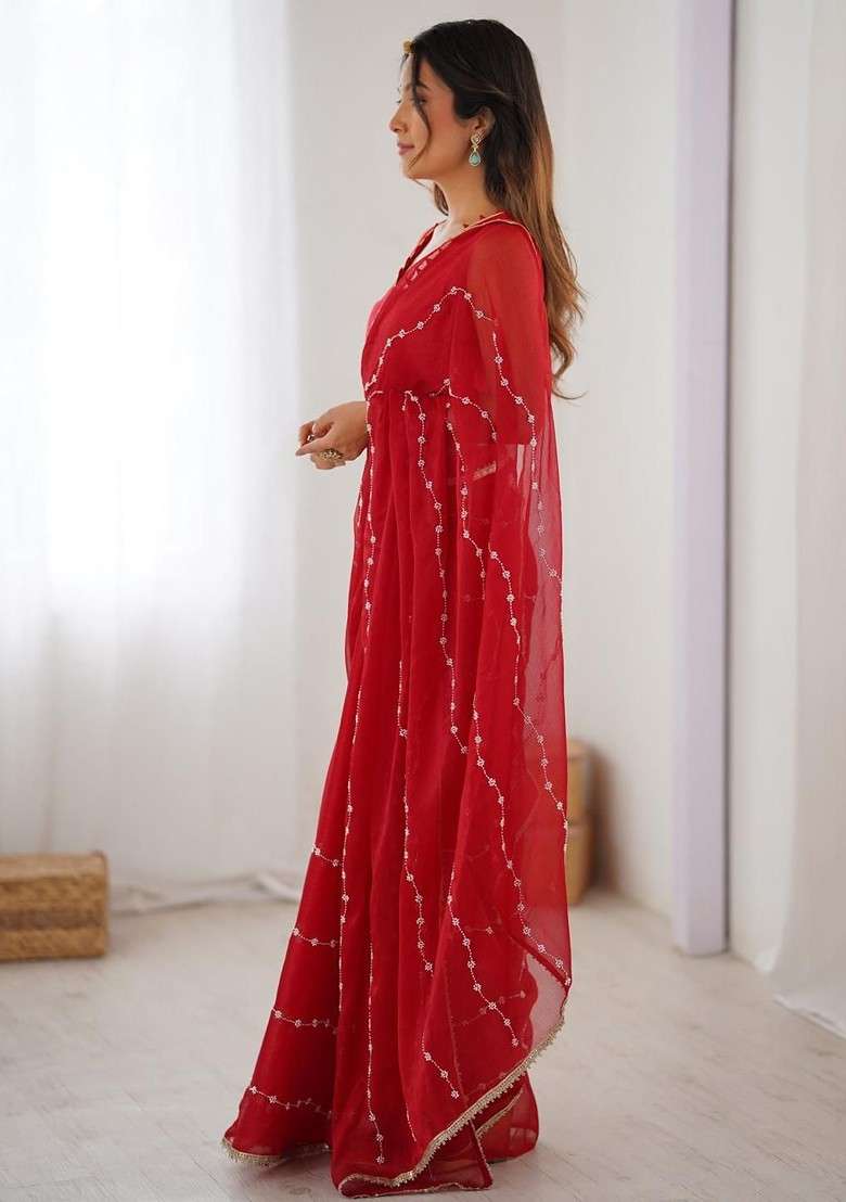 Red Embellished Blended Saree Set for Diwali | Wedding & Festive Wear - Indya