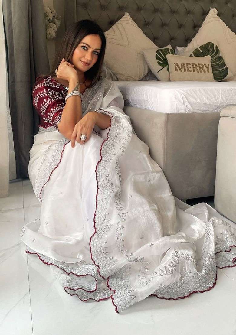 White Blended Saree Set with Embroidered for Diwali | Wedding & Festive Wear - Indya