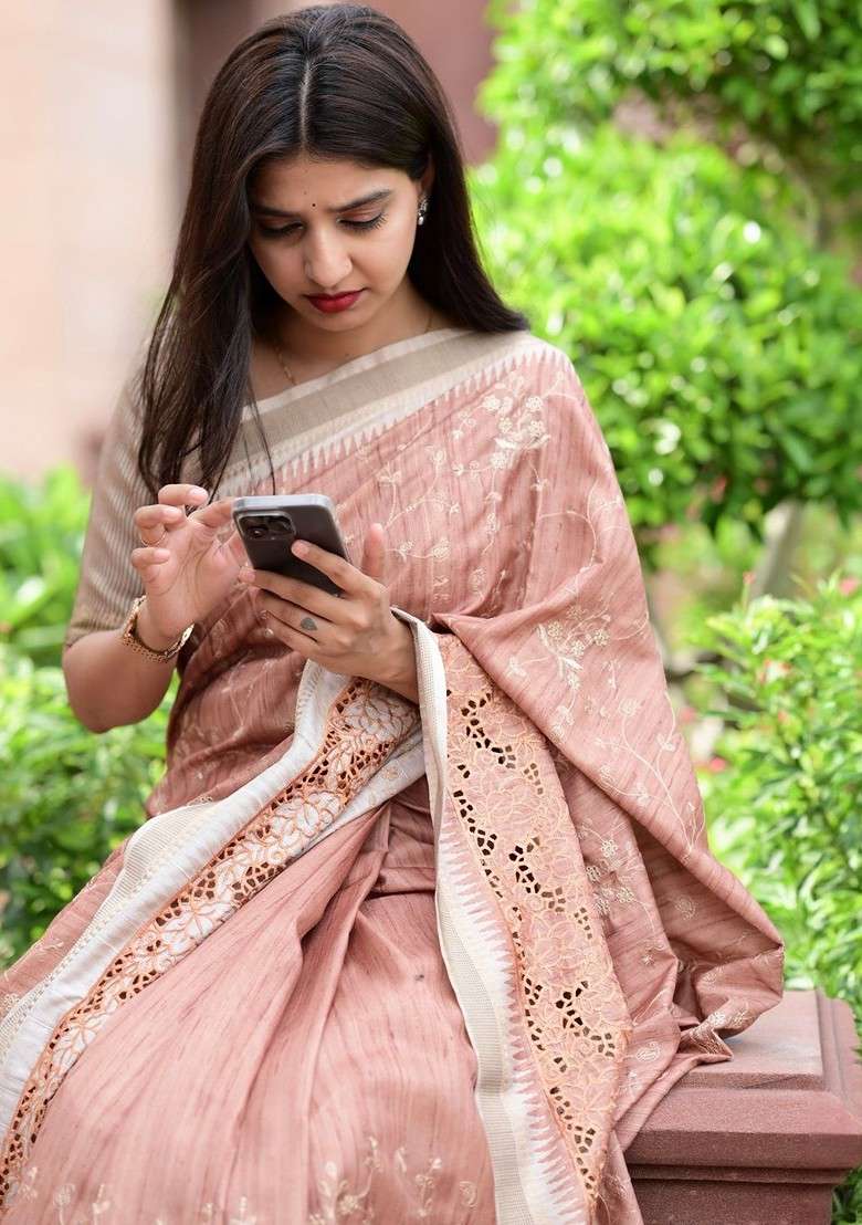 Peach Blended Saree Set with Printed for Diwali | Wedding & Festive Wear - Indya