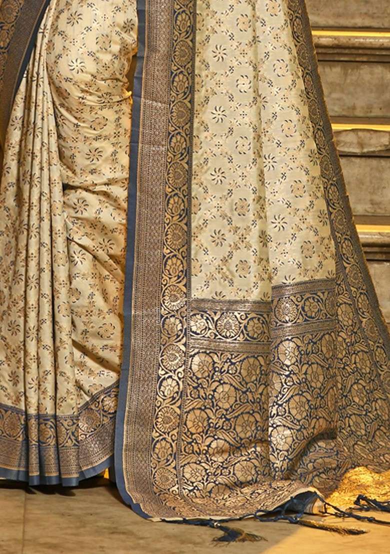 Cream Blended Jacquard Saree Set for Diwali | Wedding & Festive Wear - Indya
