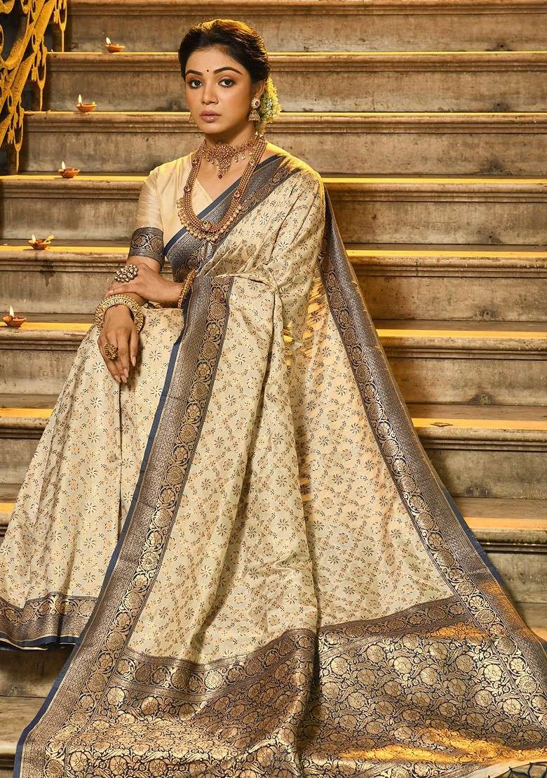 Cream Blended Jacquard Saree Set for Diwali | Wedding & Festive Wear - Indya