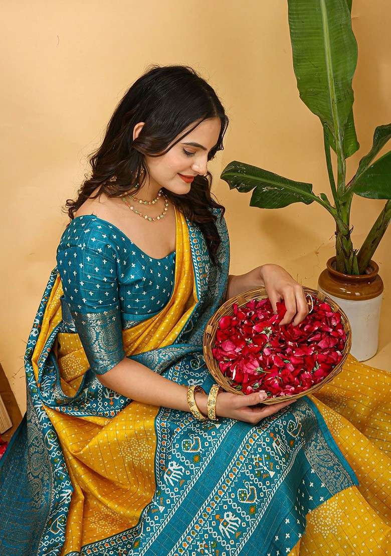 Yellow Printed Blended Saree Set - Indya