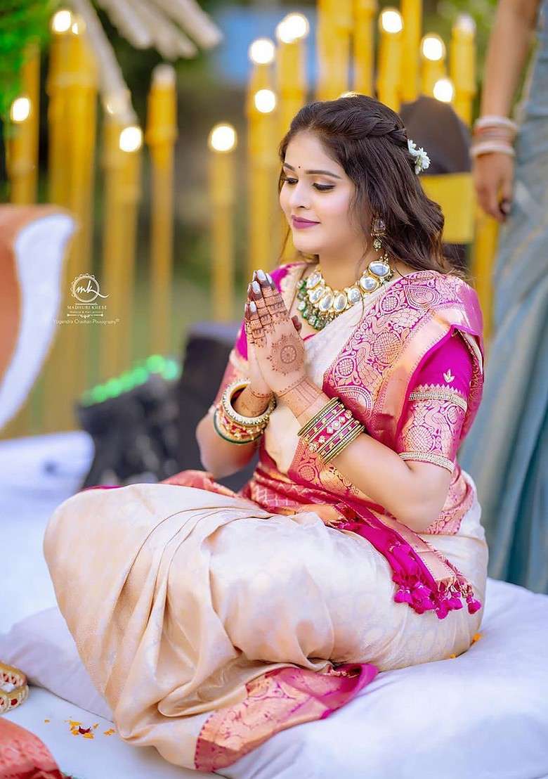 Beige Blended Jacquard Saree Set for Diwali | Wedding & Festive Wear - Indya