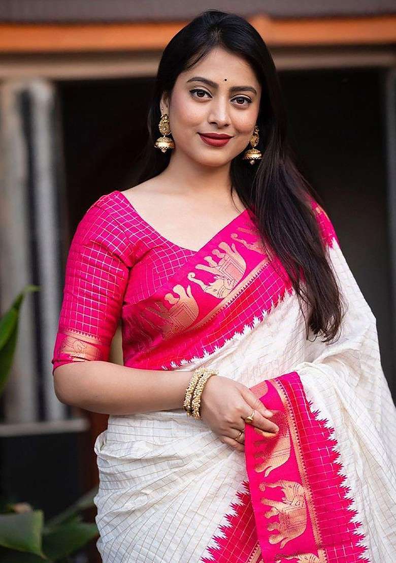 Pink Blended Jacquard Saree Set for Diwali | Wedding & Festive Wear - Indya