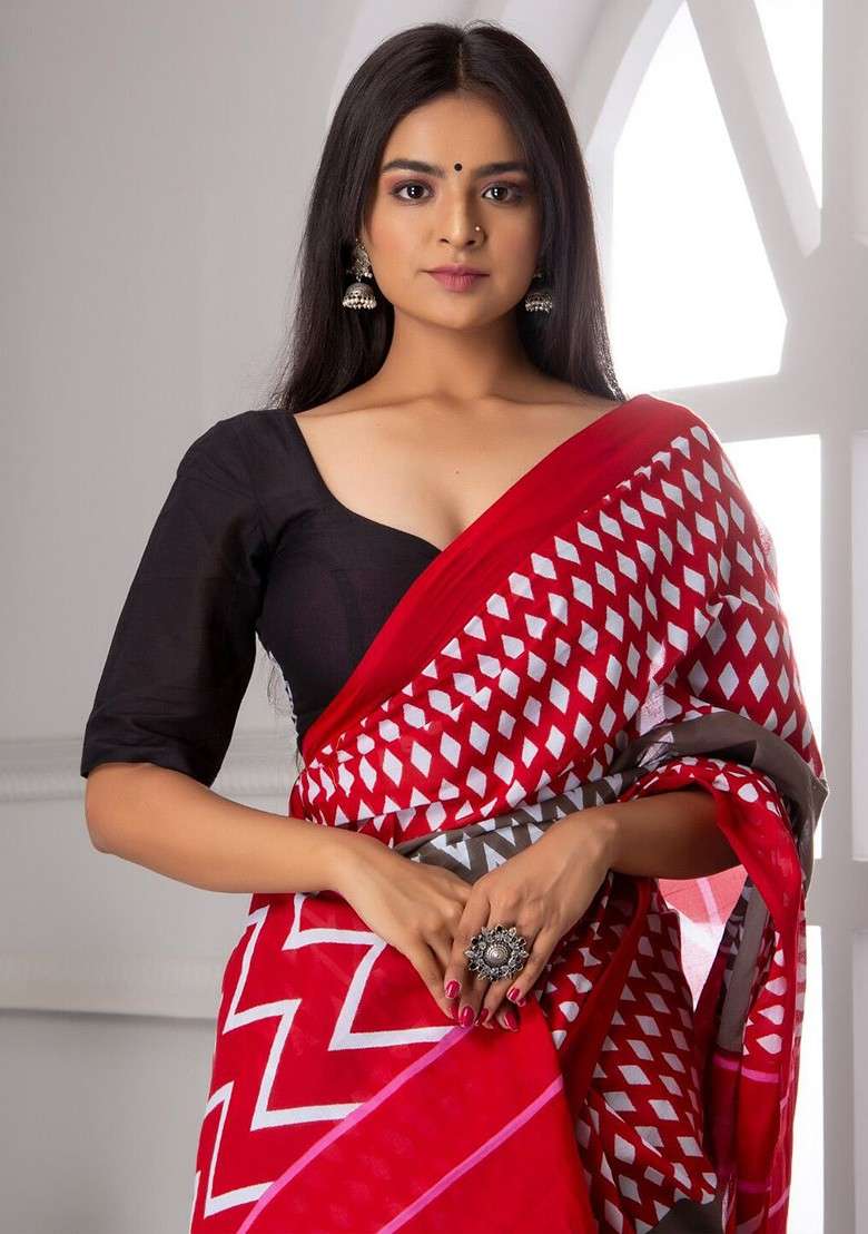 Red Printed Blended Saree Set - Indya