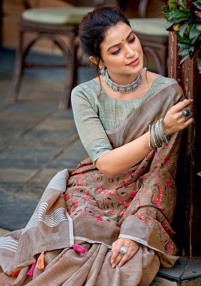 Beige Printed Blended Saree Set for Diwali and Festive Wear - Indya