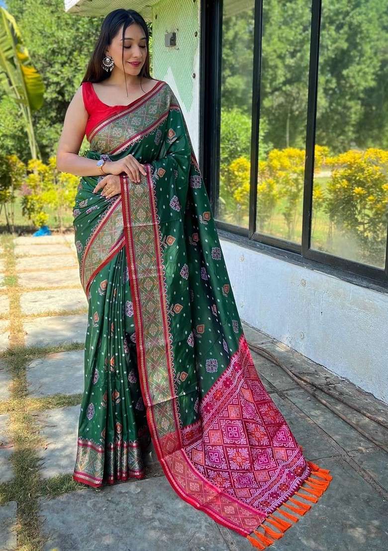 Green Embroidered Blended Saree Set for Diwali and Festive Wear - Indya