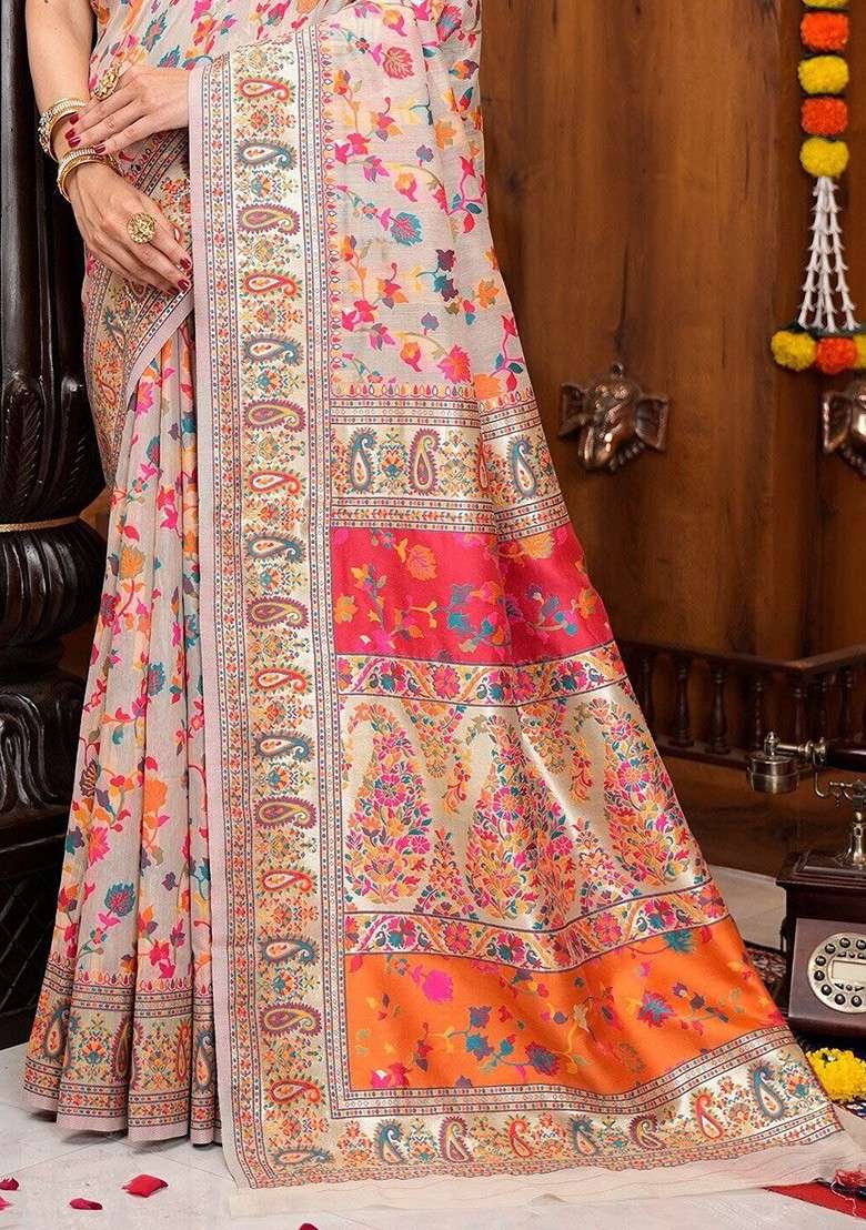 Cream Blended Jacquard Saree Set for Diwali | Wedding & Festive Wear - Indya
