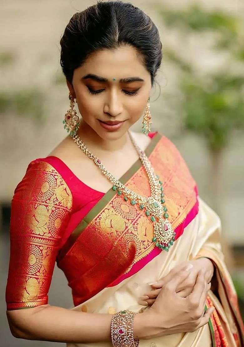 Off White Blended Saree Set with Embroidered for Diwali | Wedding & Festive Wear - Indya