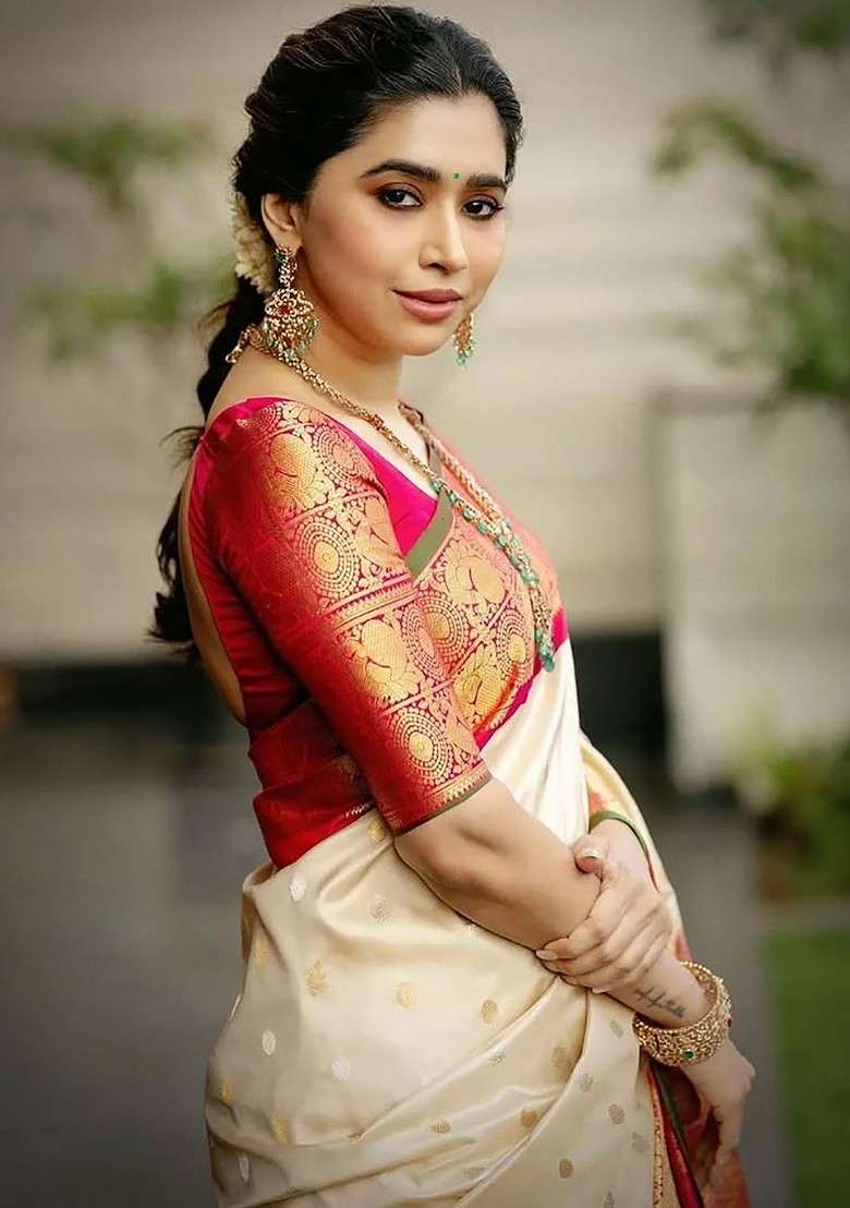 Off White Blended Saree Set with Embroidered for Diwali | Wedding & Festive Wear - Indya