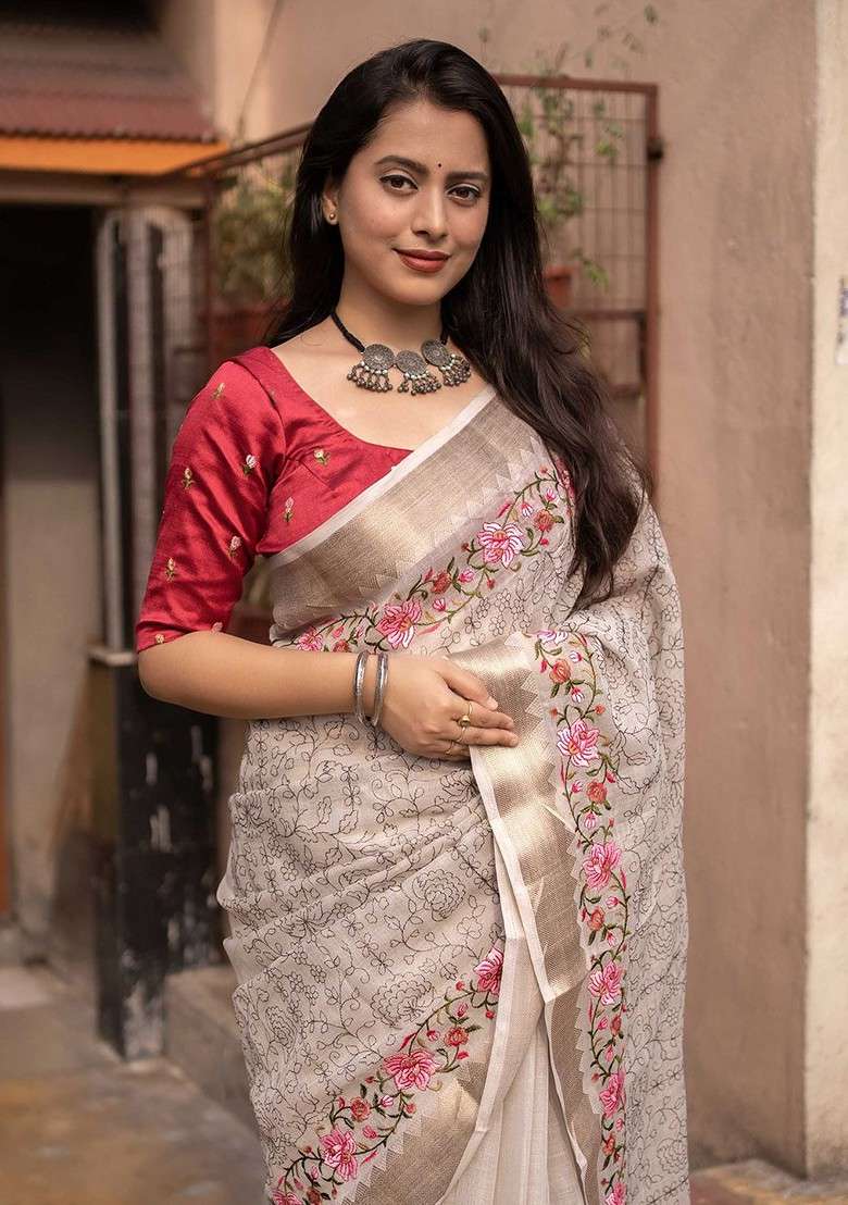 Off White Blended Saree Set with Printed for Diwali | Wedding & Festive Wear - Indya